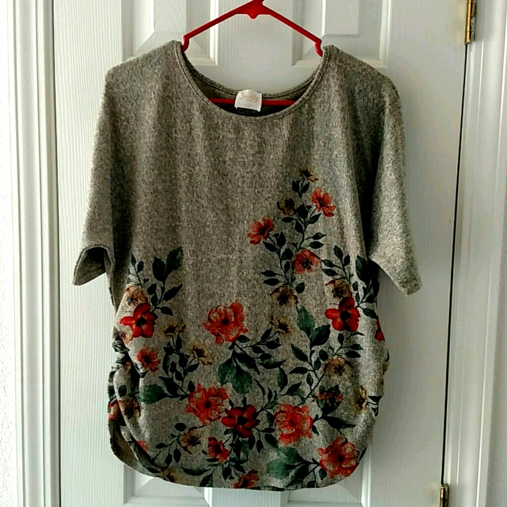Woman's Siren Lily Top